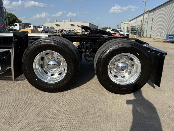 2026 Peterbilt 589-18