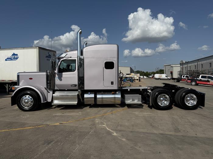 2026 Peterbilt 589-4
