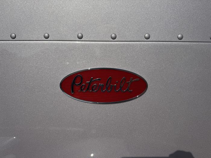 2026 Peterbilt 589-16