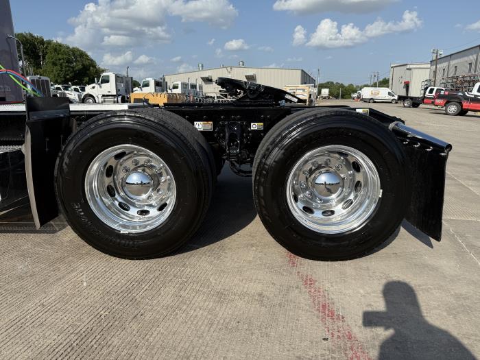 2026 Peterbilt 589-18