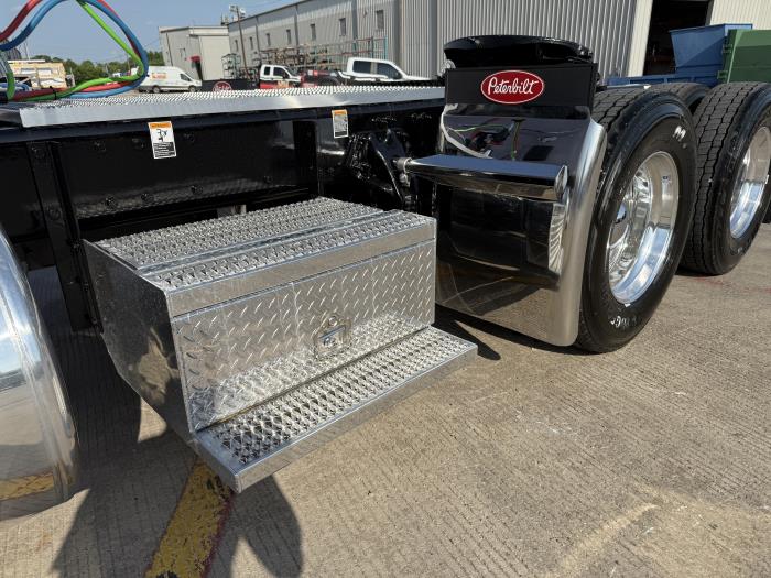 2026 Peterbilt 589-20