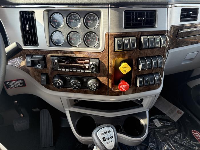 2026 Peterbilt 589-36