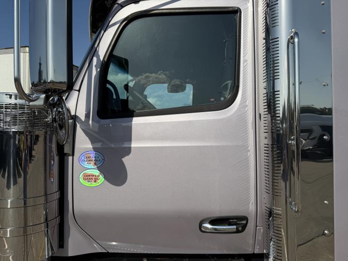 2026 Peterbilt 589-27