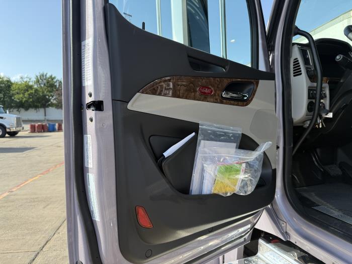 2026 Peterbilt 589-29