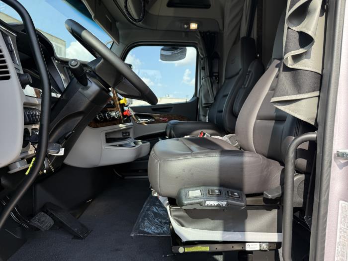 2026 Peterbilt 589-30