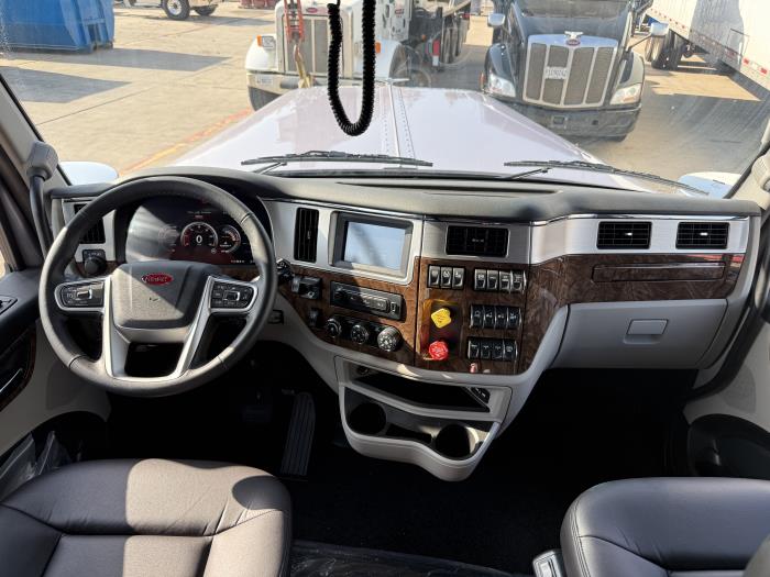 2026 Peterbilt 589-61