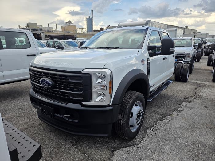 2025 Ford F-550-1