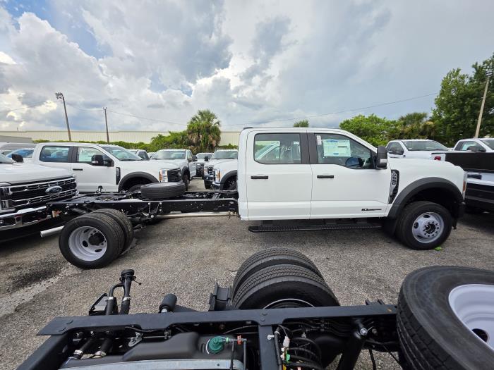 2025 Ford F-550-4