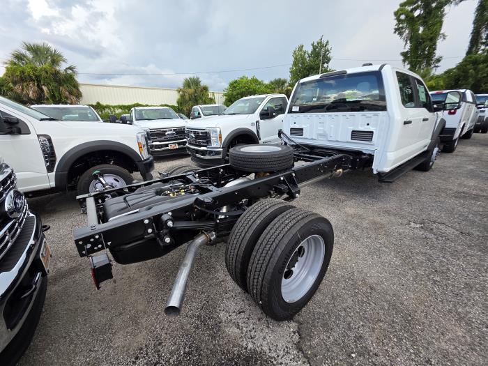 2025 Ford F-550-7