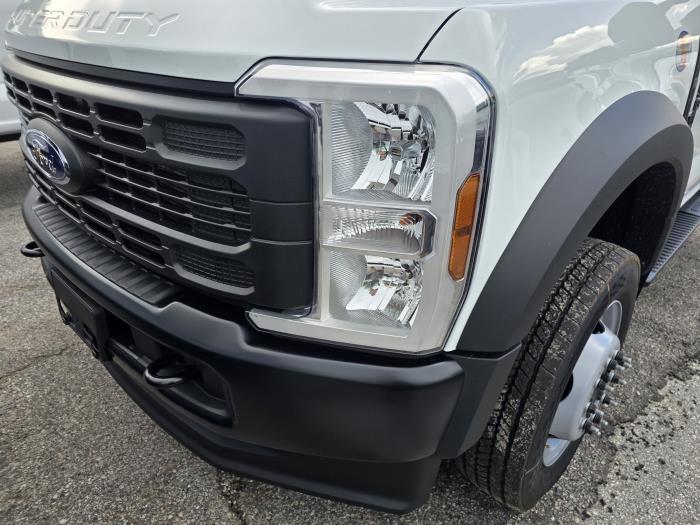 2025 Ford F-550-9