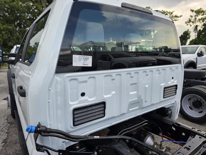 2025 Ford F-550-14