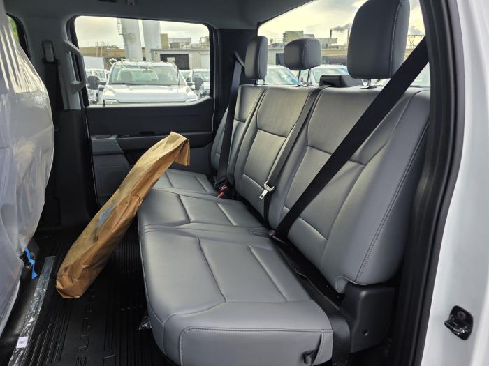 2025 Ford F-550-16