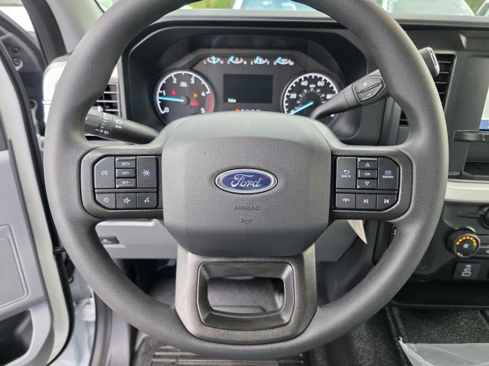 2025 Ford F-550-18