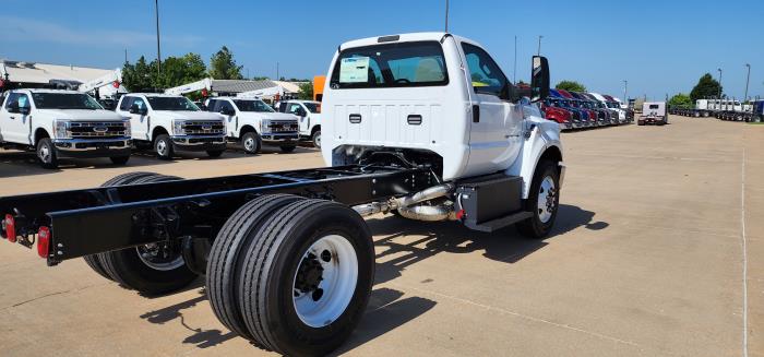 2025 Ford F-750-5