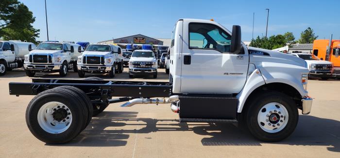 2025 Ford F-750-6