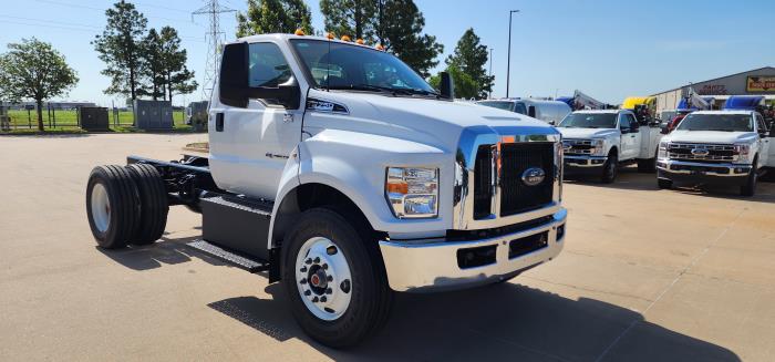 2025 Ford F-750-7