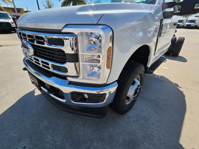 2025 Ford F-350-9