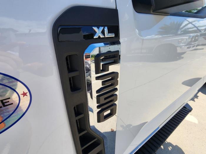2025 Ford F-350-10
