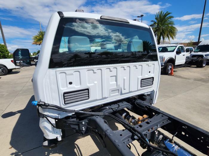 2025 Ford F-350-13