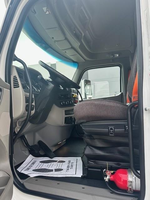 2022 Peterbilt 579-9