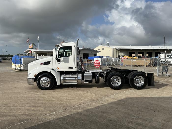 2020 Peterbilt 579-2
