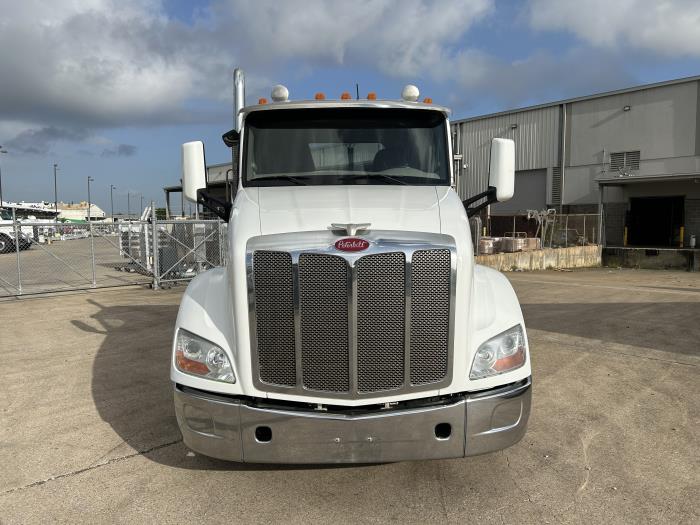 2020 Peterbilt 579-8