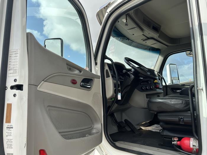 2020 Peterbilt 579-24