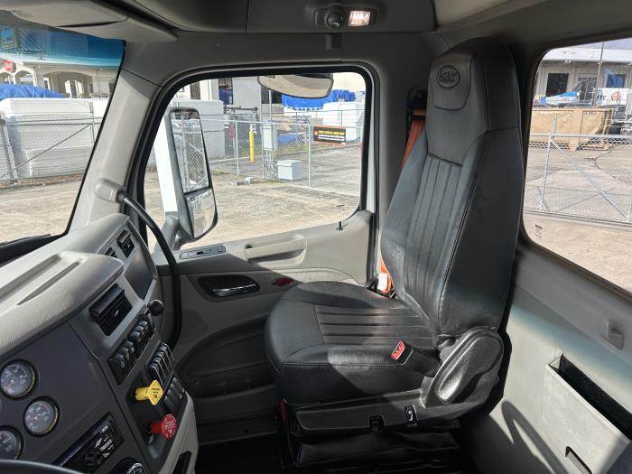 2020 Peterbilt 579-25
