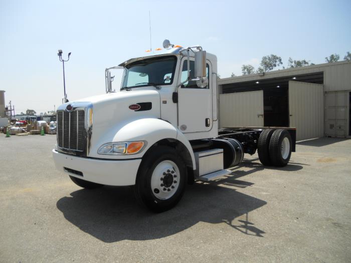 2020 Peterbilt 337-1