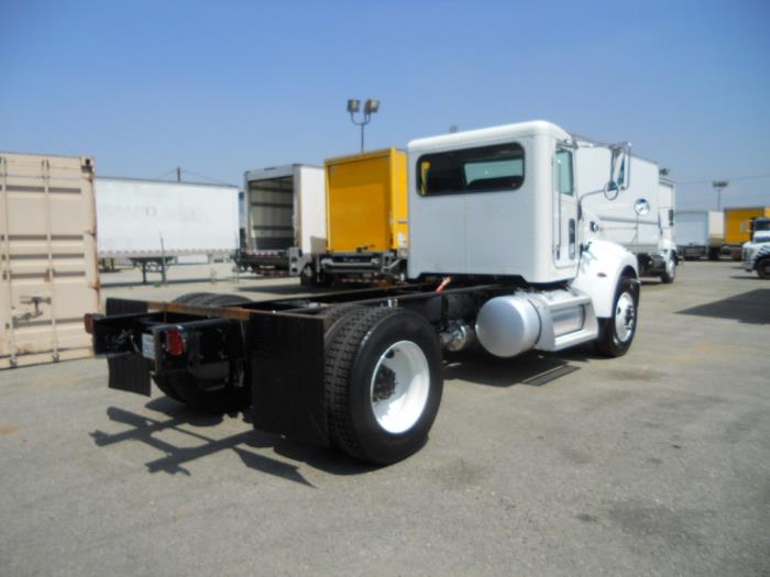 2020 Peterbilt 337-3