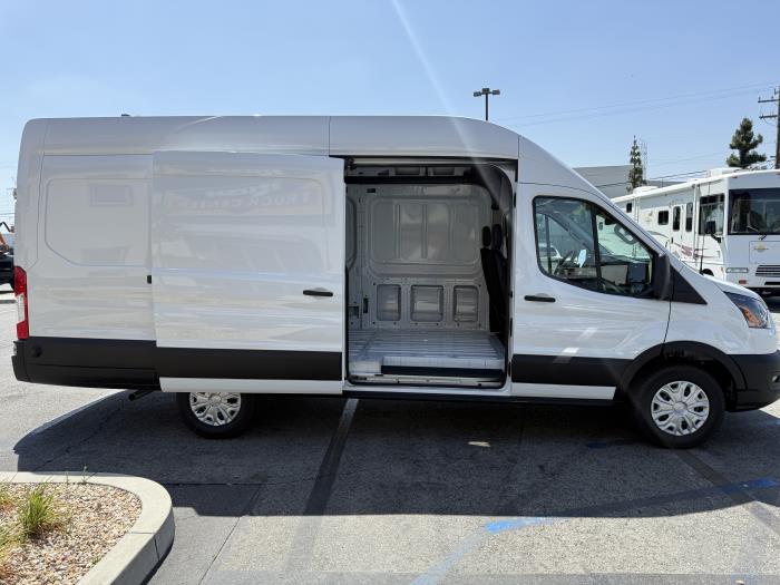 2025 Ford Transit-350-8