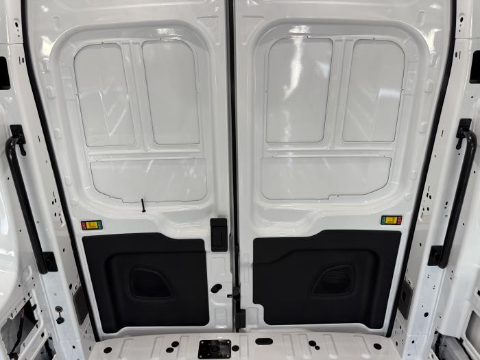 2025 Ford Transit-350-22