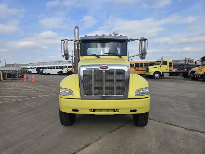 2020 Peterbilt 348-1