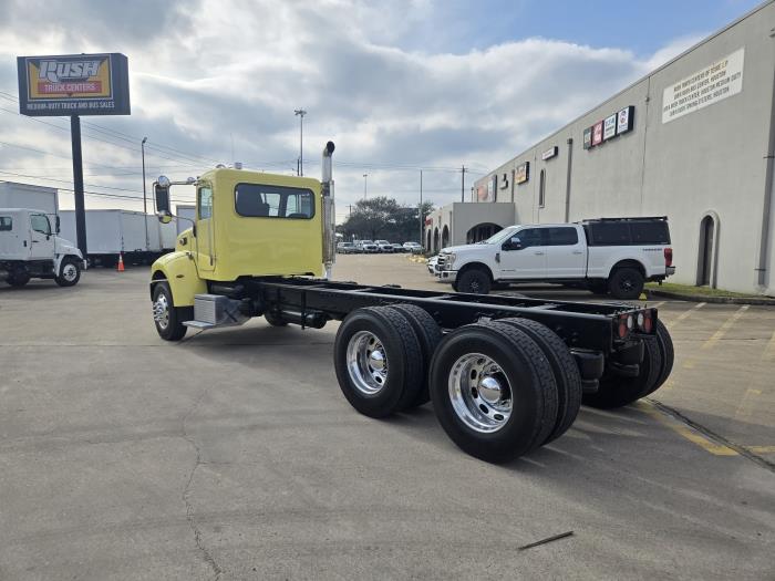 2020 Peterbilt 348-4