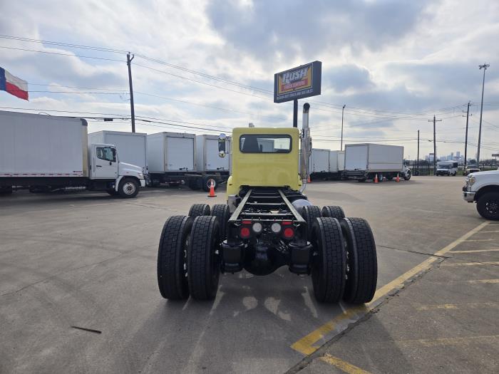 2020 Peterbilt 348-5