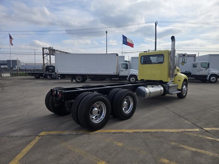 2020 Peterbilt 348-6