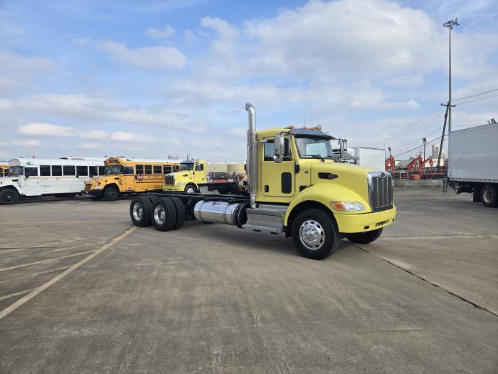 2020 Peterbilt 348-8
