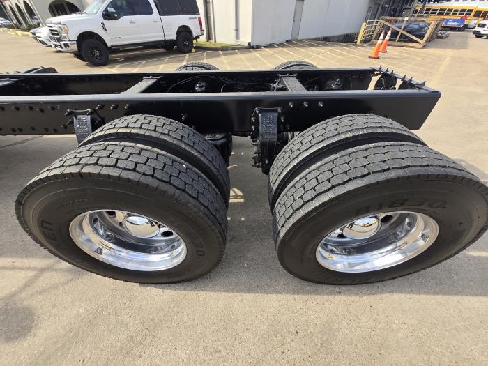 2020 Peterbilt 348-10
