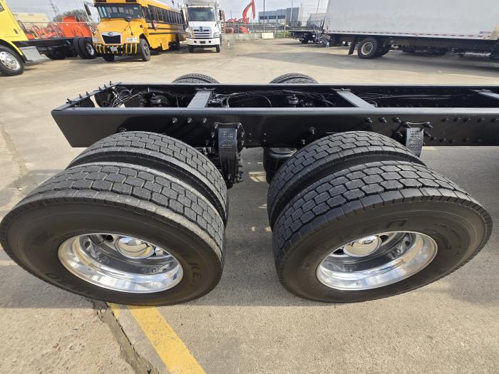 2020 Peterbilt 348-11