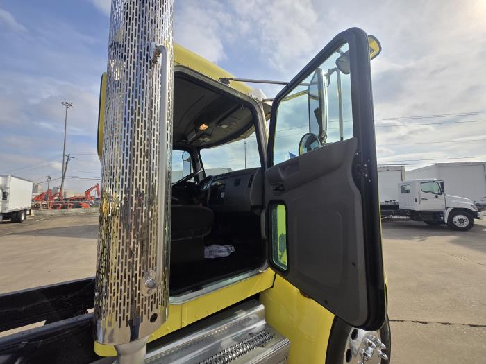 2020 Peterbilt 348-15