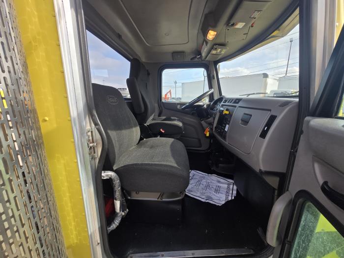 2020 Peterbilt 348-16