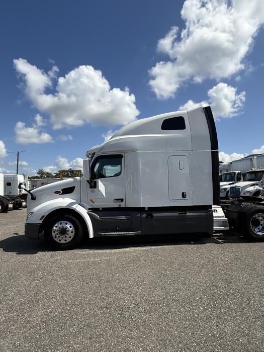 2020 Peterbilt 579-2