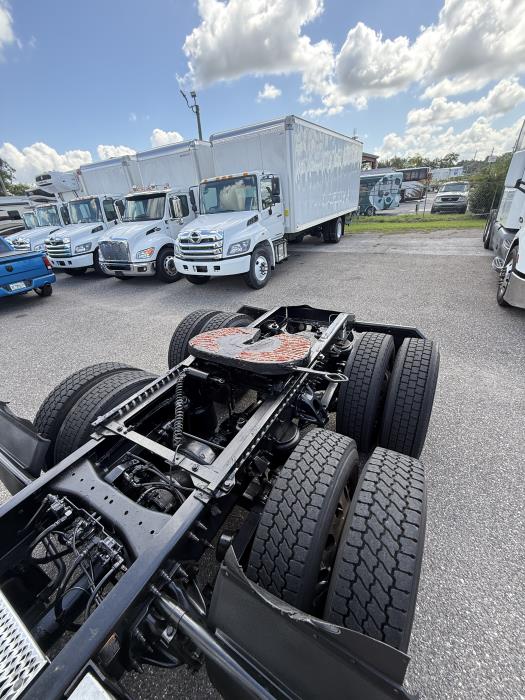 2020 Peterbilt 579-9