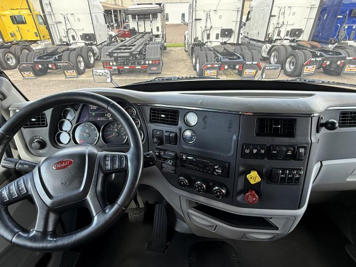 2020 Peterbilt 579-24