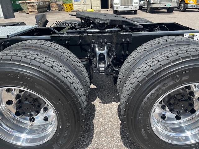 2022 Peterbilt 579-3