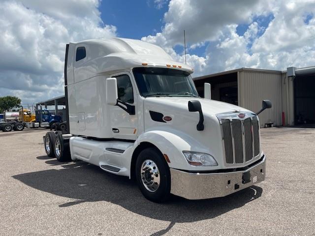 2022 Peterbilt 579-8