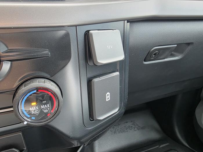 2025 Ford F-150-19