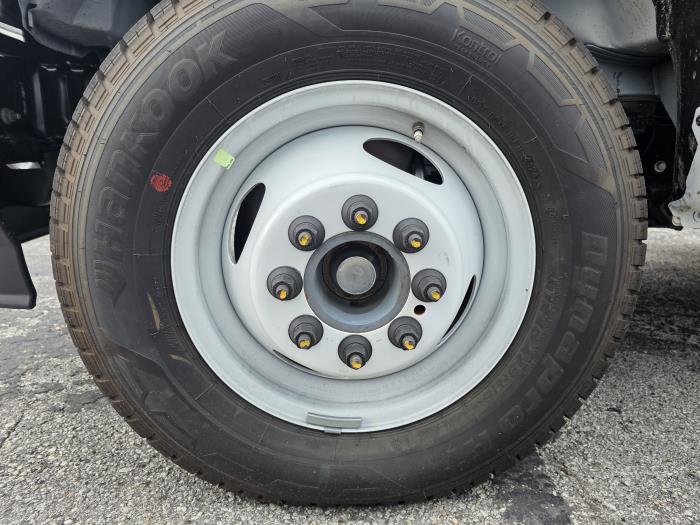 2026 Ford E-450-8