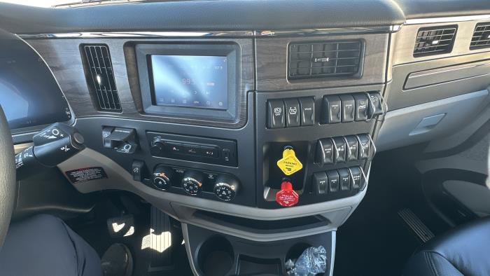2026 Peterbilt 579-18