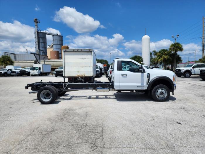 2025 Ford F-550-4